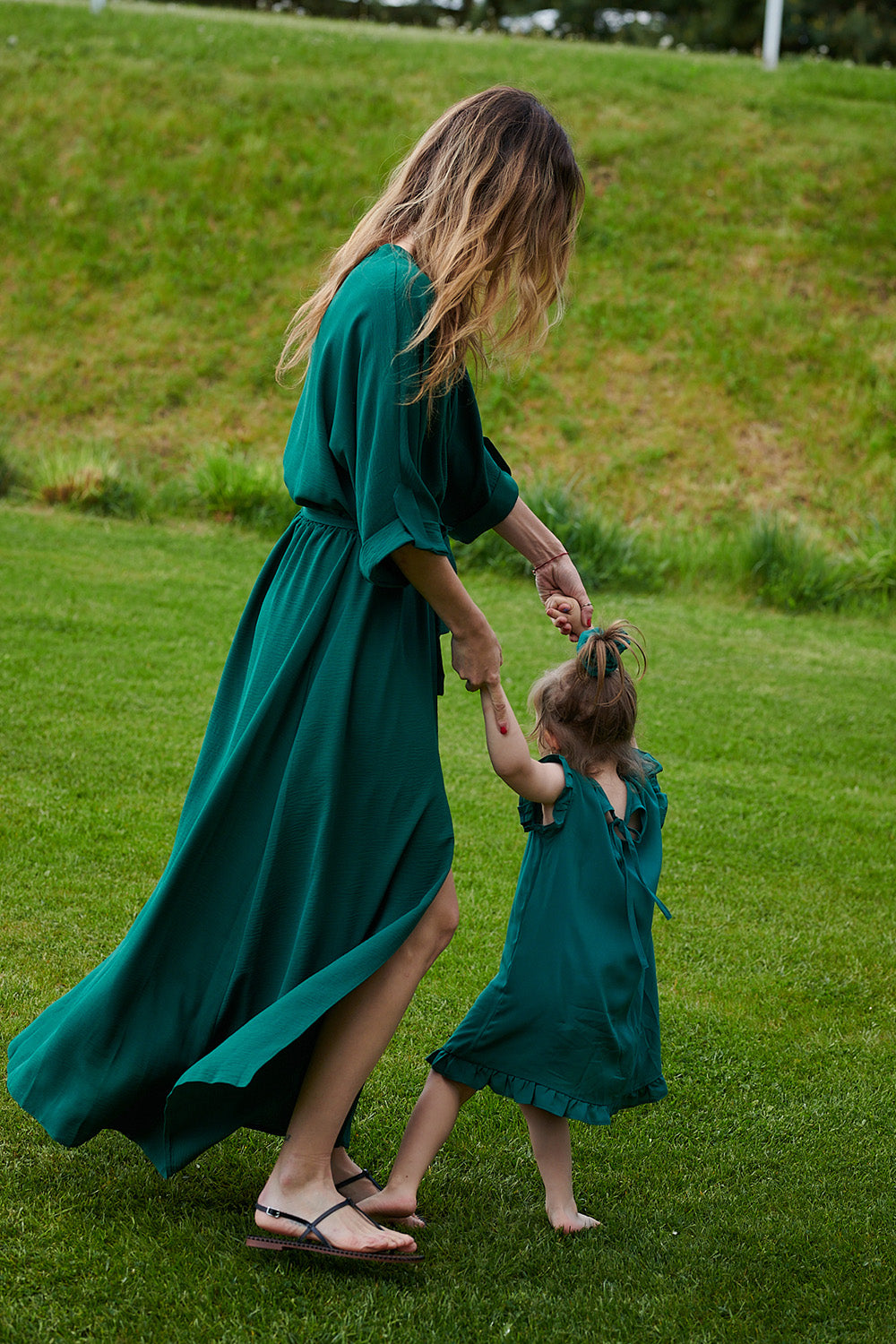 Long dress with a tie Emerald Dream