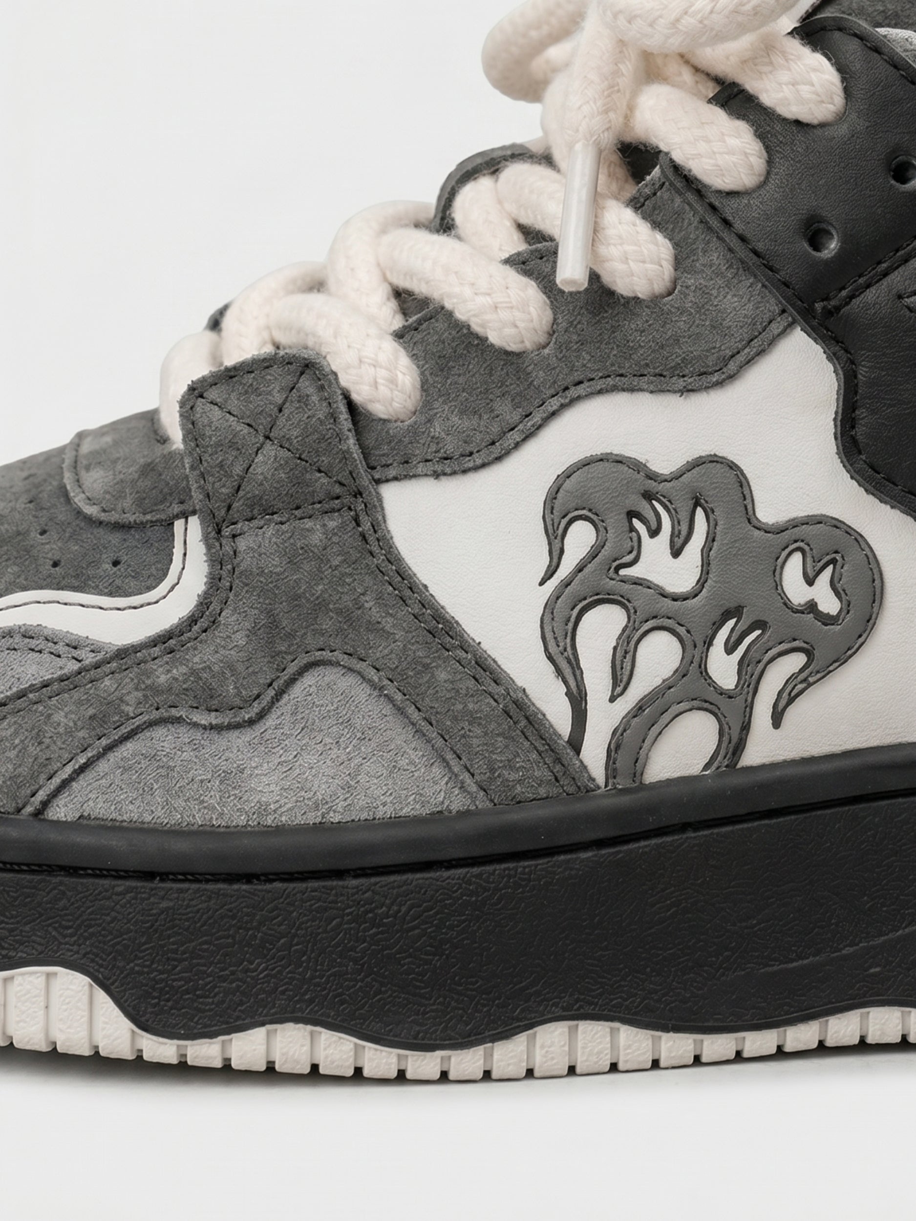 Sneakersy Retro w Serca