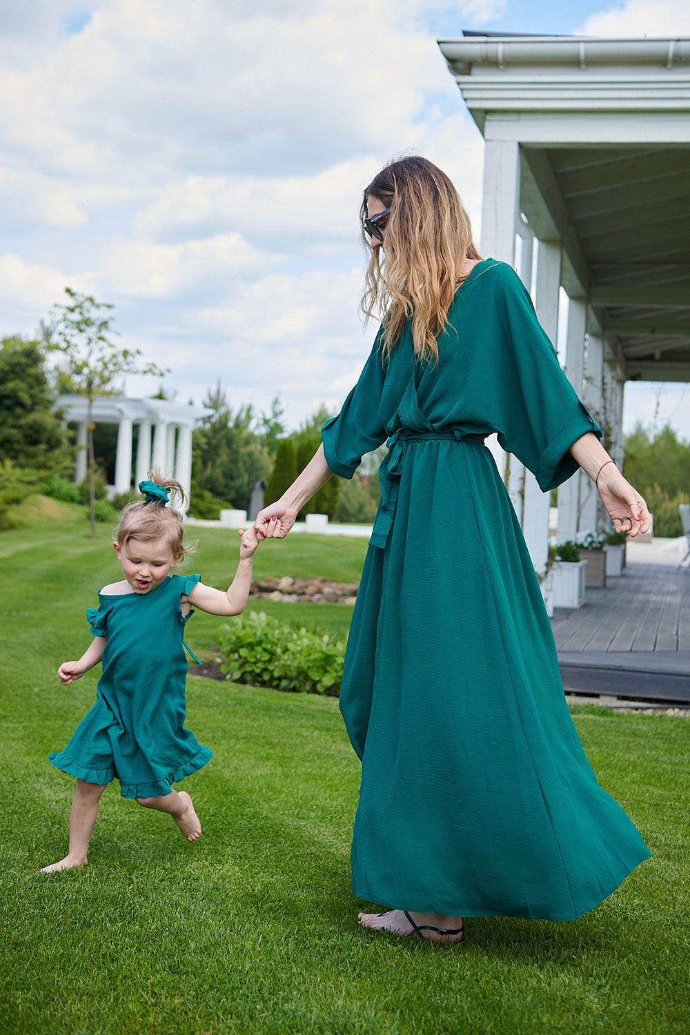 Long dress with a tie Emerald Dream